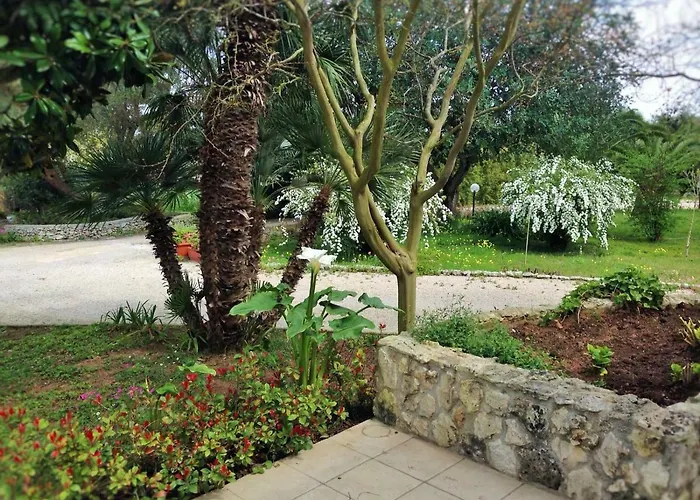 La Macchia Bed & Breakfast