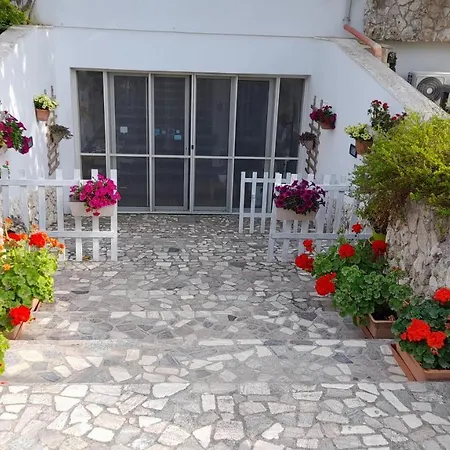 Oda ve Kahvaltı La Macchia