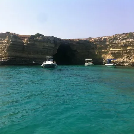 לינה וארוחת בוקר La Macchia מלנדוניו
